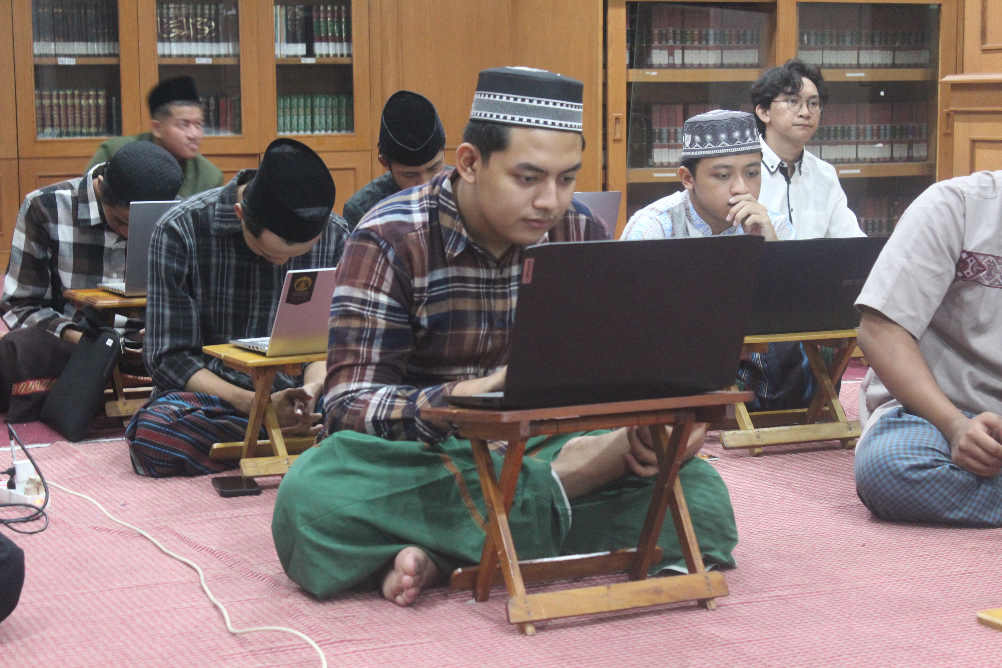 Background Pesmaline